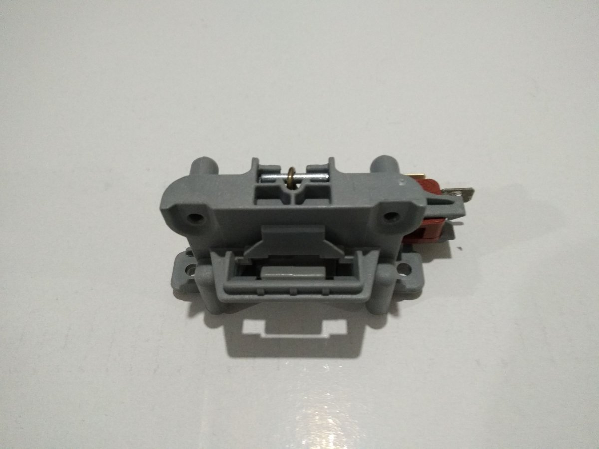 https://www.fullyedekparca.com/İndesit Bulaşık Makinesi Kapı Üst Kilit , indesit Üst  Kilidi